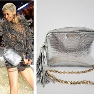 Victoria’s Secret hand bag/purse/crossbody bag faux leather bag club bag party​​